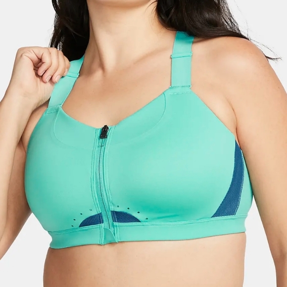 NWT Women's Plus Size 3X (F-G cup) Nike zip sports bra